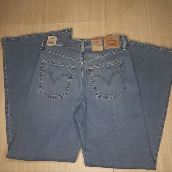 Levi's New Womens Ribcage Bell Distressed Light Wash Denim Jeans 31x32 - Picture 2 of 10